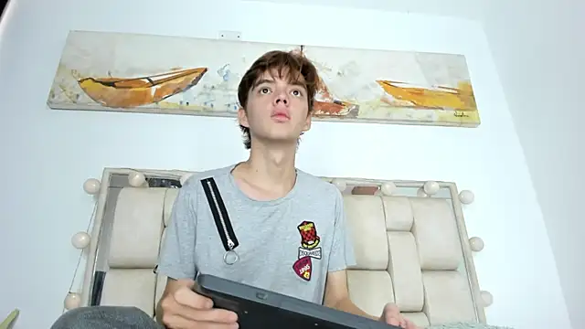 daniel hot03 online show from 10-30-25, 01:23