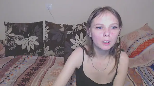 Snapshot of Nika_Shiny chatting on 12-10-24, 04:45 Nika Shiny online show from 12-10-24, 04:45