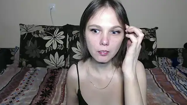 Snapshot of Nika_Shiny chatting on 02-18-25, 05:31 Nika Shiny online show from 02-18-25, 05:31