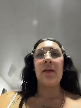 Snapshot of my-kitty chatting on 05-10-26, 02:06 my-kitty online show from 05-10-26, 02:06
