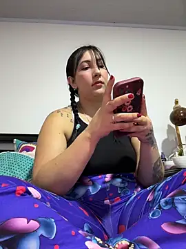 Snapshot of my-kitty chatting on 05-26-26, 12:17 my-kitty online show from 05-26-26, 12:17