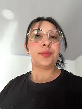 Snapshot of my-kitty chatting on 06-16-26, 09:17 my-kitty online show from 06-16-26, 09:17