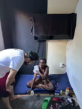 Snapshot of SideGhost chatting on 04-14-26, 11:11 SideGhost online show from 04-14-26, 11:11