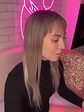 MiaMinx online show from 12-28-24, 02:22