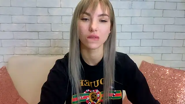 MiaMinx online show from 02-12-25, 01:52