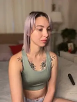 MiaMinx online show from 01-14-26, 01:22