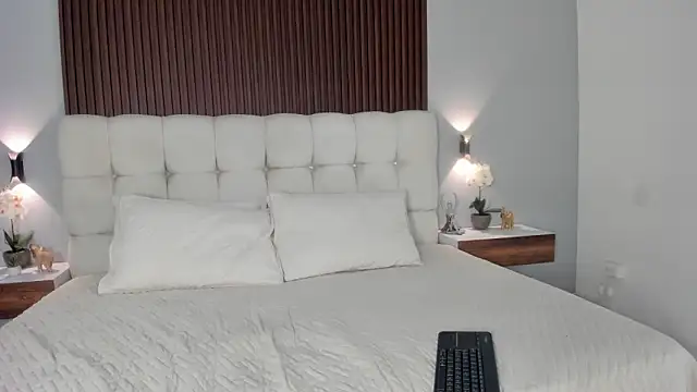 sofi potter  online show from 03-07-26, 09:23