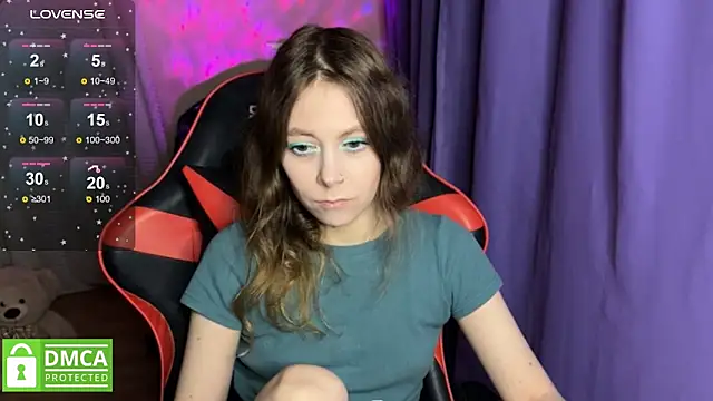 Snapshot of Natural_babe666 chatting on 09-17-25, 09:38 Natural babe666 online show from 09-17-25, 09:38