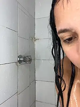 pamela anderson  online show from 12-12-24, 05:37