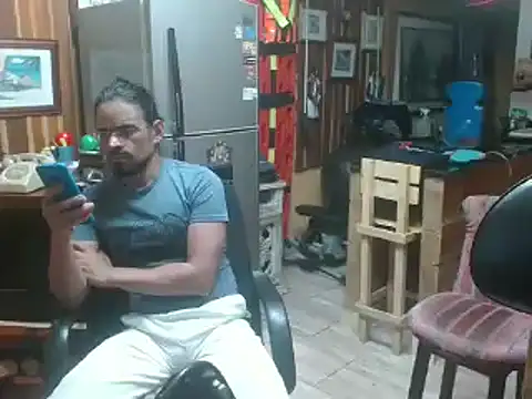 Snapshot of Dr_Pocholate84 chatting on 01-18-25, 01:30 Dr Pocholate84 online show from 01-18-25, 01:30