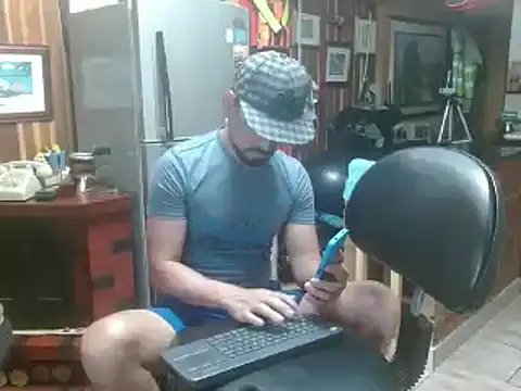 Snapshot of Dr_Pocholate84 chatting on 01-27-25, 12:01 Dr Pocholate84 online show from 01-27-25, 12:01