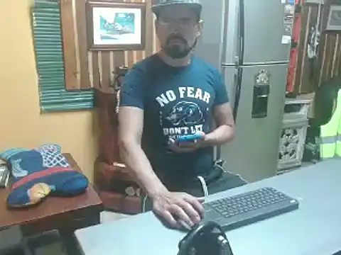 Snapshot of Dr_Pocholate84 chatting on 01-29-25, 05:56 Dr Pocholate84 online show from 01-29-25, 05:56