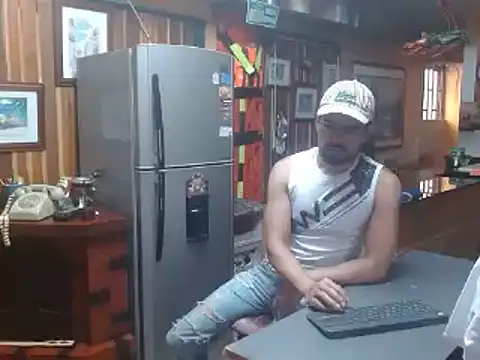 Snapshot of Dr_Pocholate84 chatting on 02-01-25, 08:37 Dr Pocholate84 online show from 02-01-25, 08:37