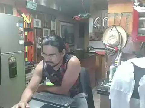 Snapshot of Dr_Pocholate84 chatting on 02-03-25, 04:46 Dr Pocholate84 online show from 02-03-25, 04:46