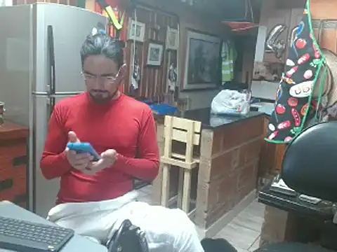 Snapshot of Dr_Pocholate84 chatting on 03-10-25, 03:45 Dr Pocholate84 online show from 03-10-25, 03:45