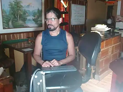 Dr Pocholate84 online show from 05-15-26, 11:45