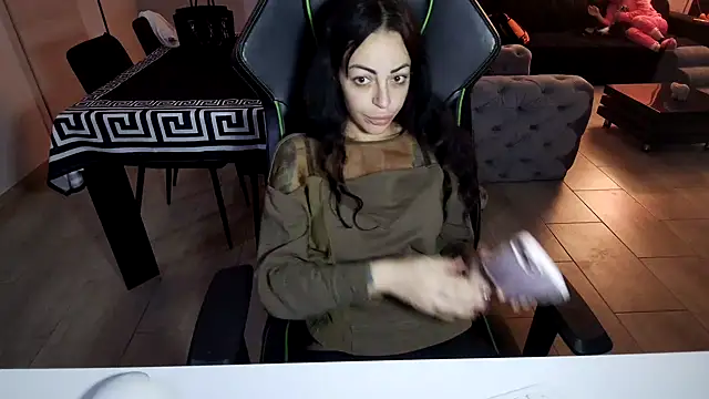 Chloe Ricci online show from 11-08-25, 08:29