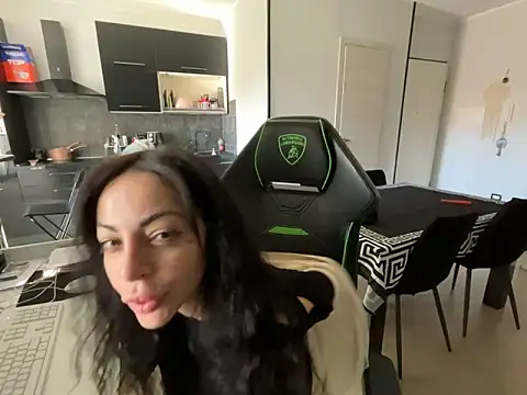 Chloe Ricci online show from 11-11-25, 09:42