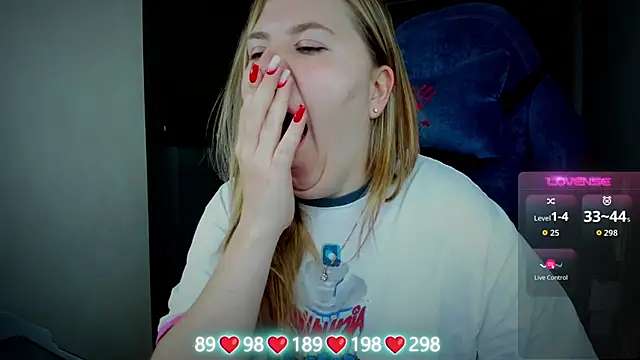 Olivia Munk online show from 11-02-25, 03:42