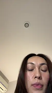 MichelleFerry  online show from 12-14-25, 04:29