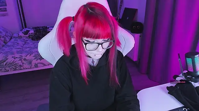 Snapshot of Yumi_Youkai chatting on 10-16-25, 09:38 Yumi Youkai online show from 10-16-25, 09:38