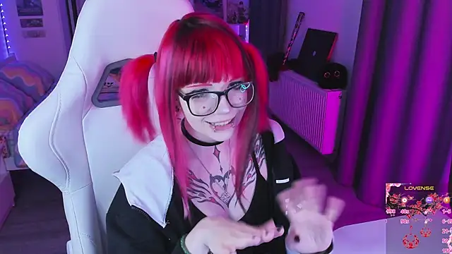 Snapshot of Yumi_Youkai chatting on 11-16-25, 08:25 Yumi Youkai online show from 11-16-25, 08:25