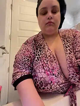 Snapshot of bbwredhead chatting on 05-05-26, 05:48 bbwredhead online show from 05-05-26, 05:48