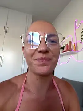 PaulinaSchubert1 online show from 05-11-26, 02:45