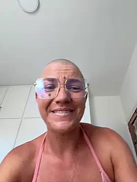 PaulinaSchubert1 online show from 05-31-26, 01:40