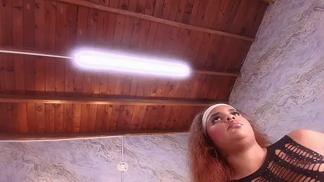 jones maddy  online show from 11-07-25, 11:54