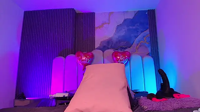 jones maddy  online show from 02-17-26, 12:01