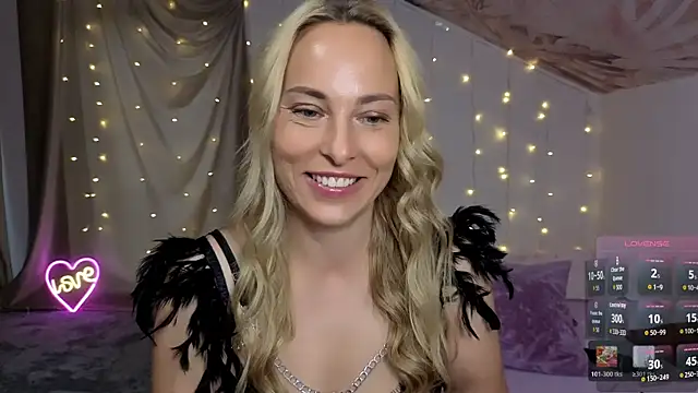 Snapshot of AdeleLady chatting on 07-30-26, 07:07 AdeleLady online show from 07-30-26, 07:07