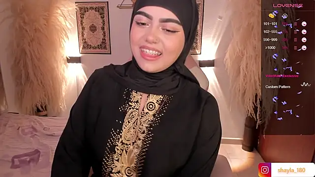 Snapshot of shayla_18 chatting on 12-03-24, 08:17 shayla 18 online show from 12-03-24, 08:17