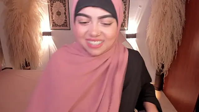 Snapshot of shayla_18 chatting on 12-17-24, 09:49 shayla 18 online show from 12-17-24, 09:49