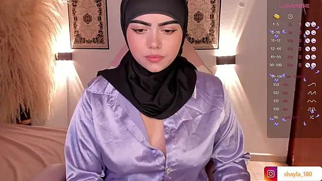 Snapshot of shayla_18 chatting on 02-06-25, 02:22 shayla 18 online show from 02-06-25, 02:22