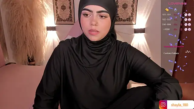 Snapshot of shayla_18 chatting on 02-08-25, 09:46 shayla 18 online show from 02-08-25, 09:46