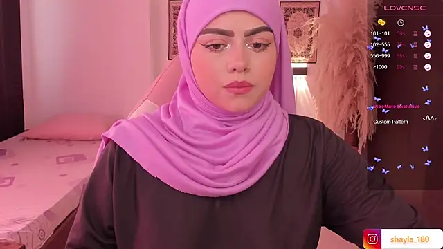 Snapshot of shayla_18 chatting on 03-03-25, 08:54 shayla 18 online show from 03-03-25, 08:54