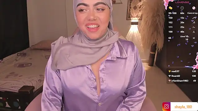 Snapshot of shayla_18 chatting on 03-06-25, 12:00 shayla 18 online show from 03-06-25, 12:00