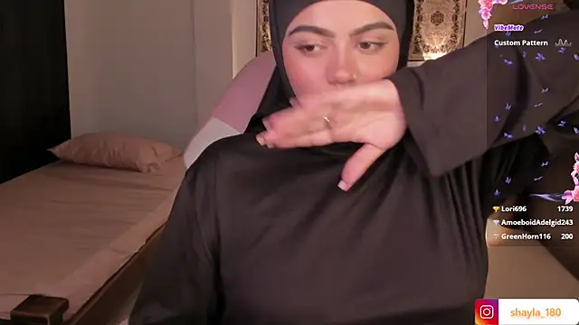 Snapshot of shayla_18 chatting on 03-18-25, 08:37 shayla 18 online show from 03-18-25, 08:37