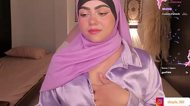 Snapshot of shayla_18 chatting on 03-22-25, 12:17 shayla 18 online show from 03-22-25, 12:17