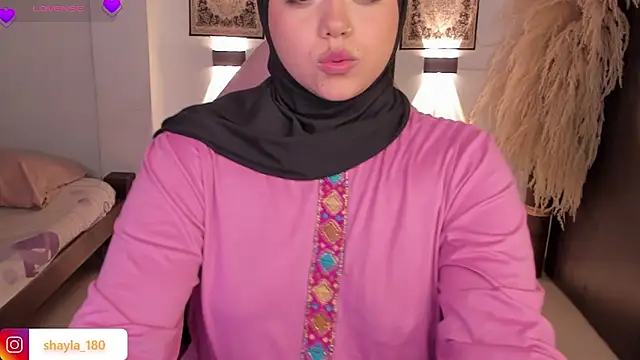 shayla 18 online show from 04-10-26, 09:41