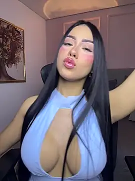 Snapshot of Miss_blue69 chatting on 06-14-26, 02:24 Miss blue69 online show from 06-14-26, 02:24