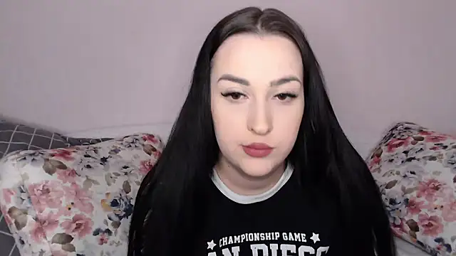 Snapshot of vitalina_freedom chatting on 12-26-24, 12:05 vitalina freedom online show from 12-26-24, 12:05