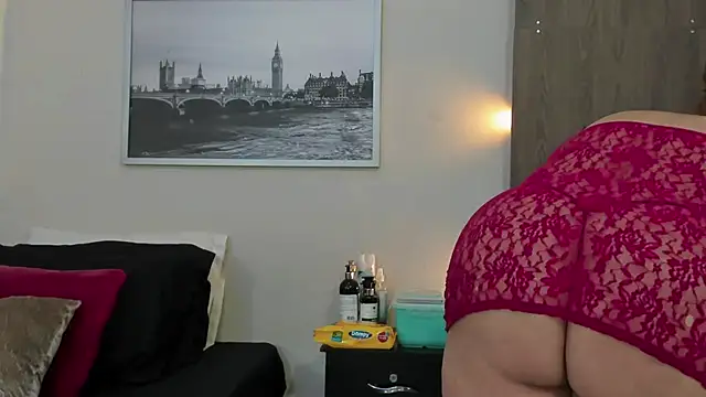 Cheryl JONES online show from 09-21-25, 01:35