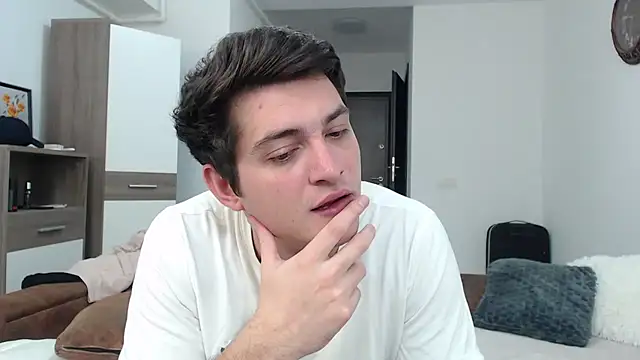 Snapshot of AndyFame chatting on 03-06-25, 03:35 AndyFame online show from 03-06-25, 03:35