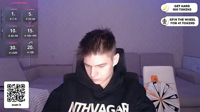 Snapshot of dantebigboi300 chatting on 01-07-25, 04:27 dantebigboi300 online show from 01-07-25, 04:27