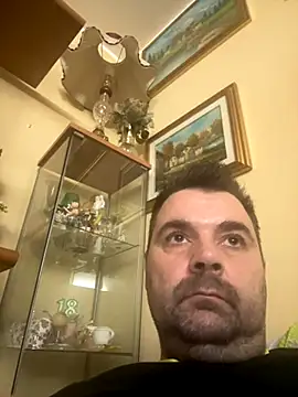 Snapshot of h4cAlex chatting on 11-06-25, 06:20 h4cAlex online show from 11-06-25, 06:20