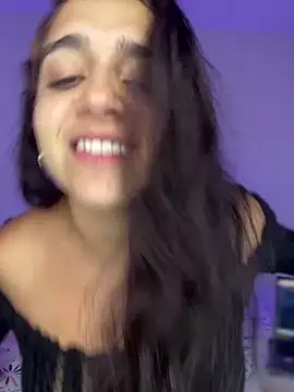 Alicia Ruiz online show from 11-19-25, 06:08