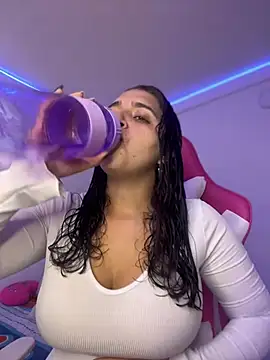 Alicia Ruiz online show from 02-19-26, 06:04