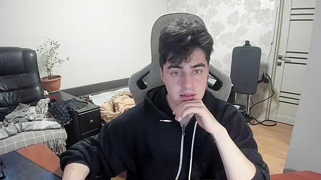 Knuckles17 online show from 12-05-25, 01:58